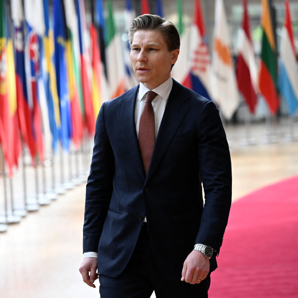 Finland Lifts a Nuclear Weapons Ban, Eyeing an Uncertain World