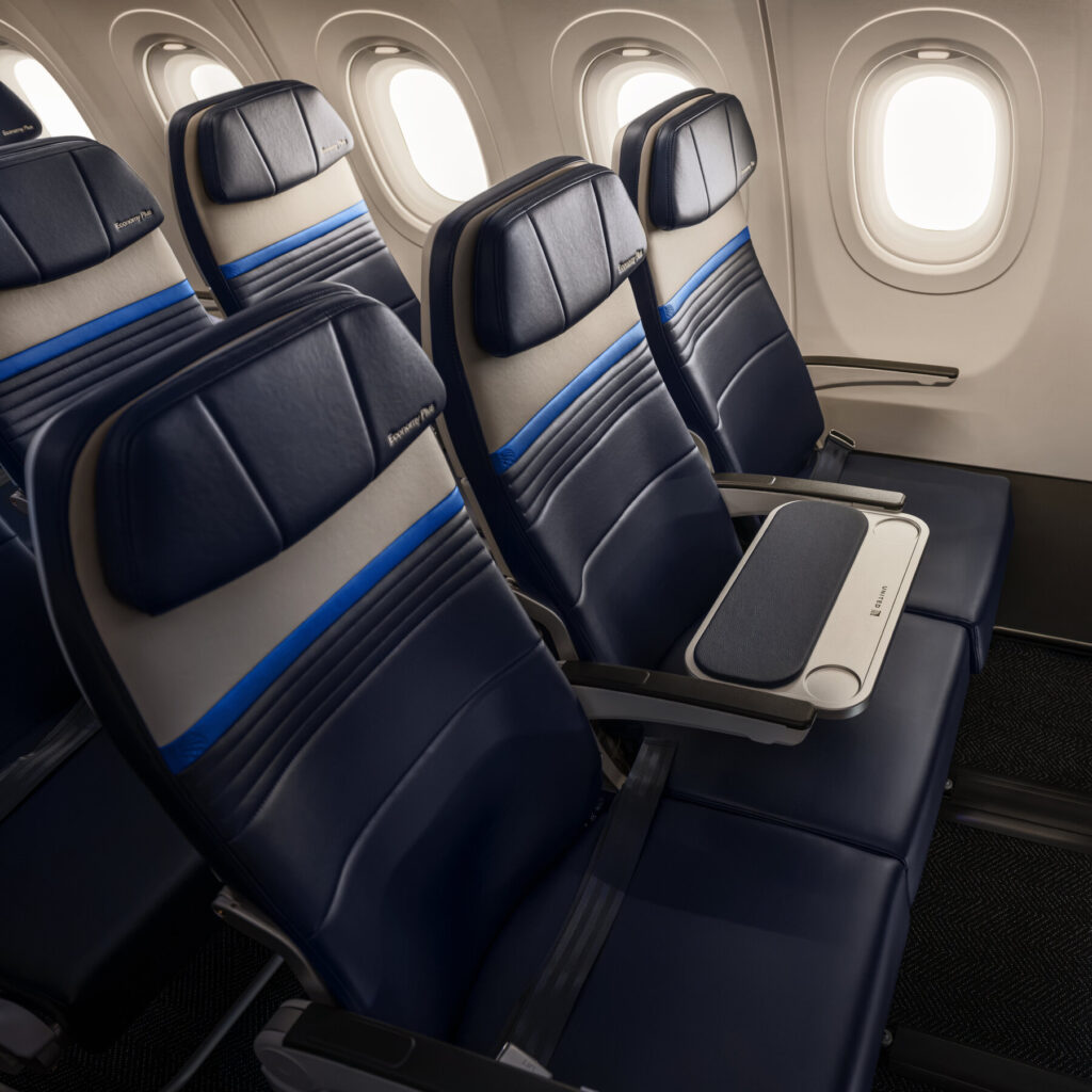 United Airlines Will Soon Let You Take Over the Middle Seat, for a Price