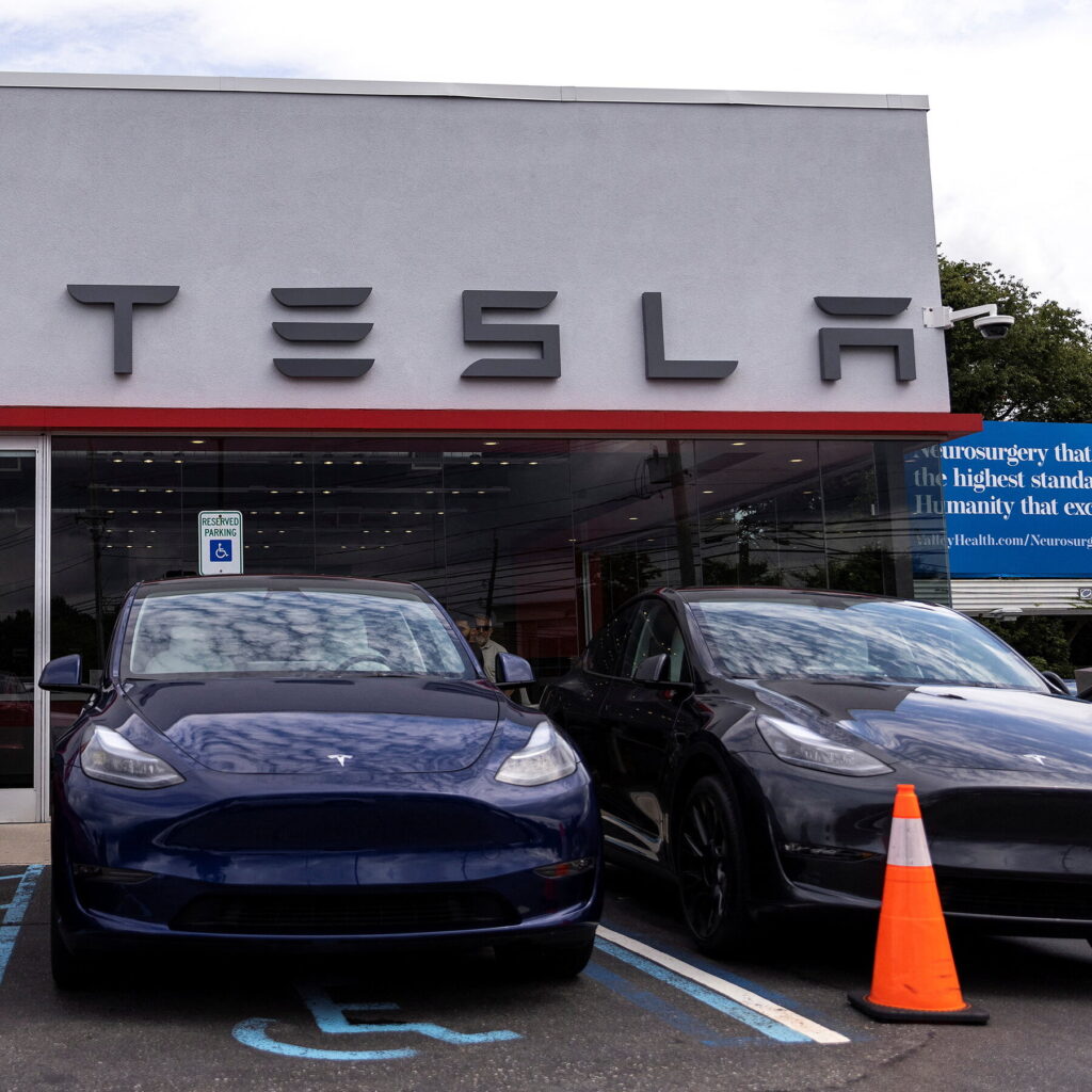 Tesla Profit Falls Even as Car Sales Rebound